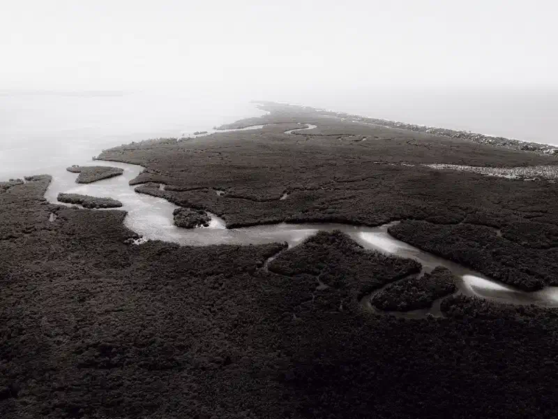 An ocean in between the waves