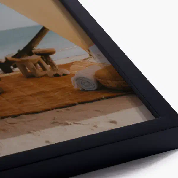 I walk the shore — black frame detail